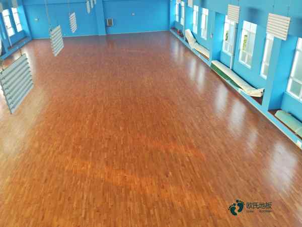 小学篮球场木地板施工步骤1