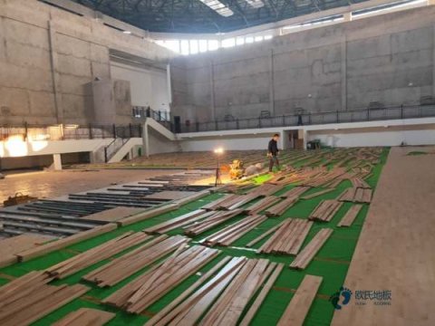 体育篮球木地板的价格